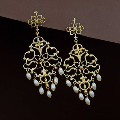 Golden Filigree Rice Pearl Earring